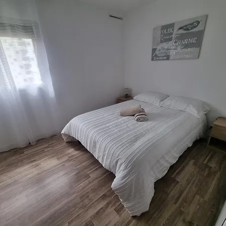 Front De Mer, Wifi, Joli 4 Couchages, Secteur Lydia Grande Apartment